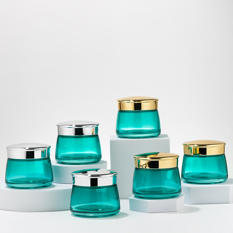 مرطبان زبدة الجسم الفارغ للعناية بالبشرة بغطاء ذهبي