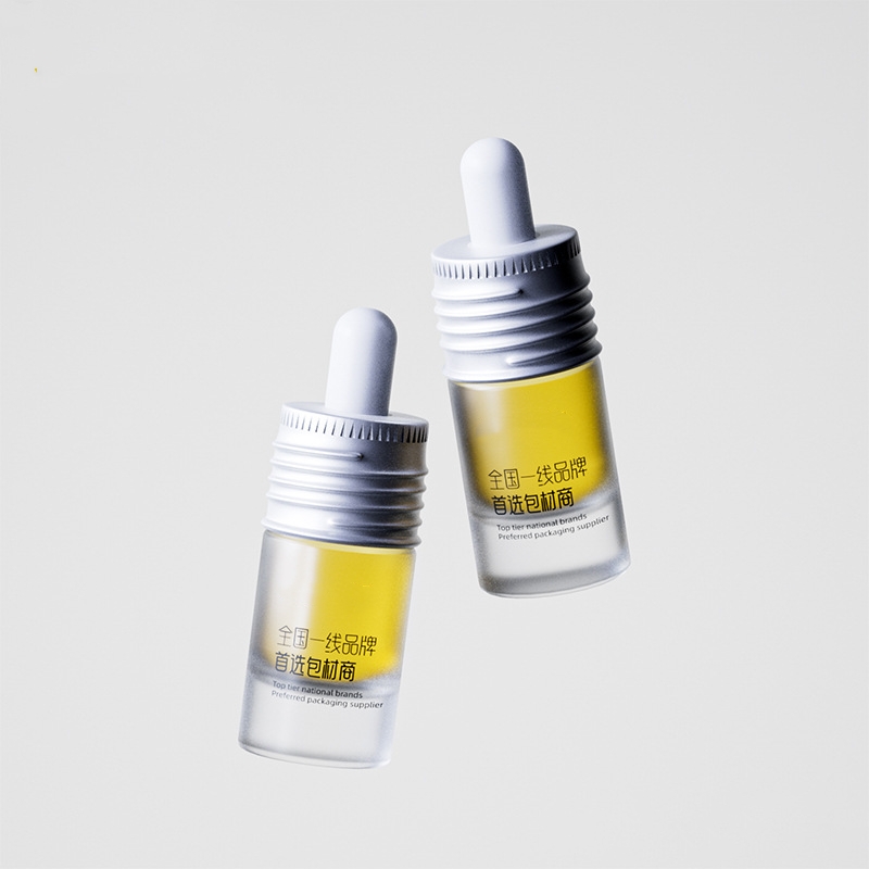 زجاجات الزيوت العطرية الزجاجية الصغيرة ذات القطارات المعدنية أو الخشبية زجاجات الزيوت العطرية الزجاجية الصغيرة ذات القطارات المعدنية أو الخشبية