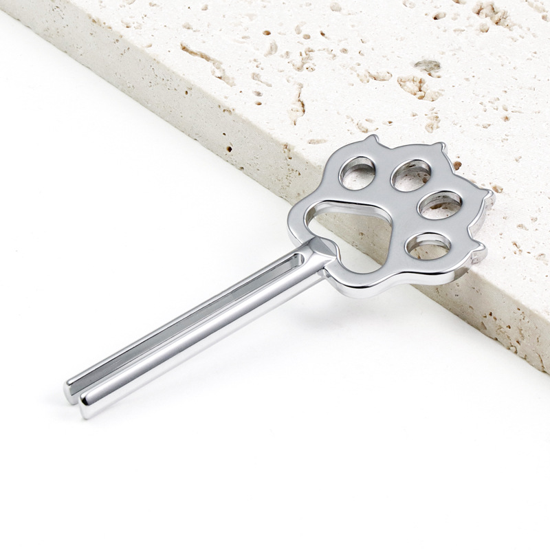 تصميم فريد من نوعه لعصارة أنبوبية مصنوعة من سبائك الزنك على شكل مخلب القطط لطعام القطط تصميم فريد من نوعه لعصارة أنبوبية مصنوعة من سبائك الزنك على شكل مخلب القطط لطعام القطط